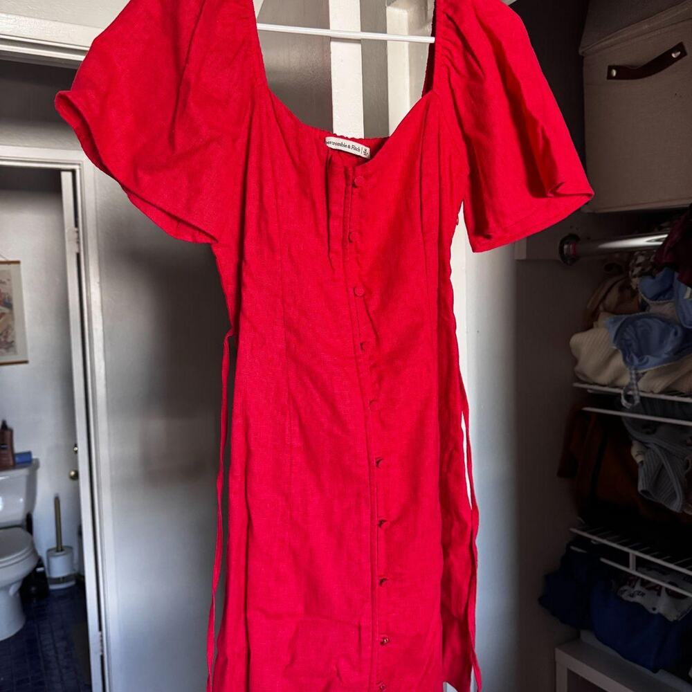 Abercrombie fitch bright red